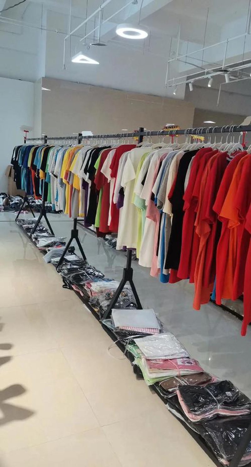 合肥服装店：紧跟潮流，时尚新体验